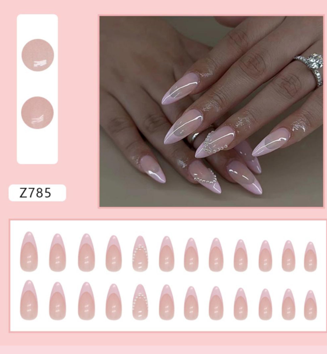 The Diamond of the Season Press On Nails
