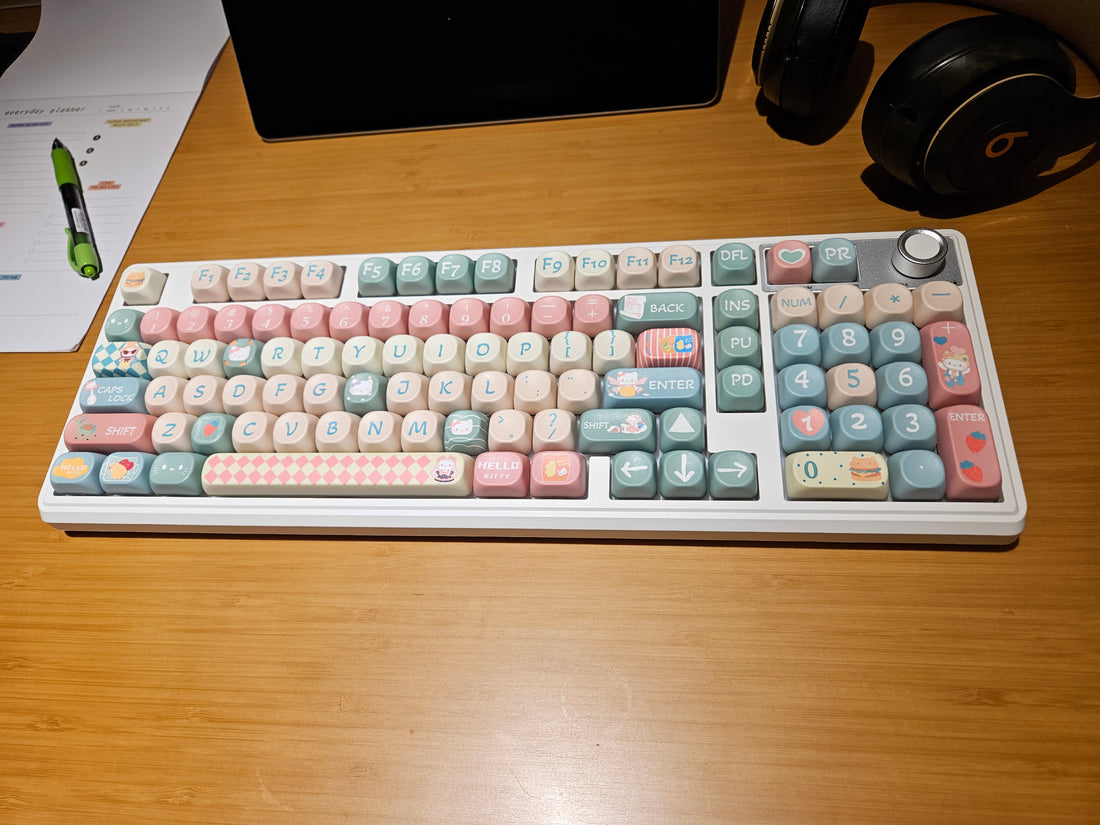 The Berry Bistro Bubble Tap Mechanical Keyboard