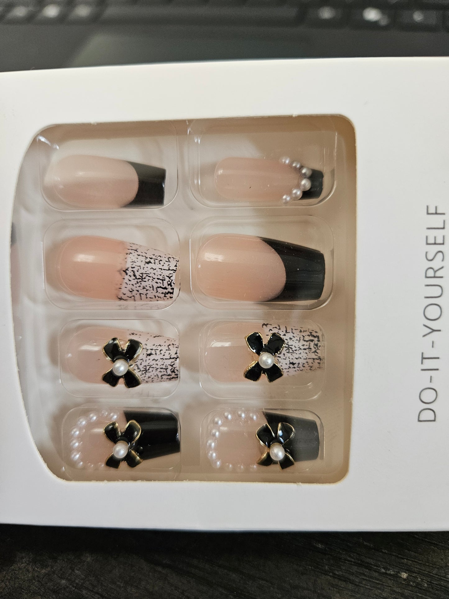 3D Hyper-realistic Glimmerline Press On Nails